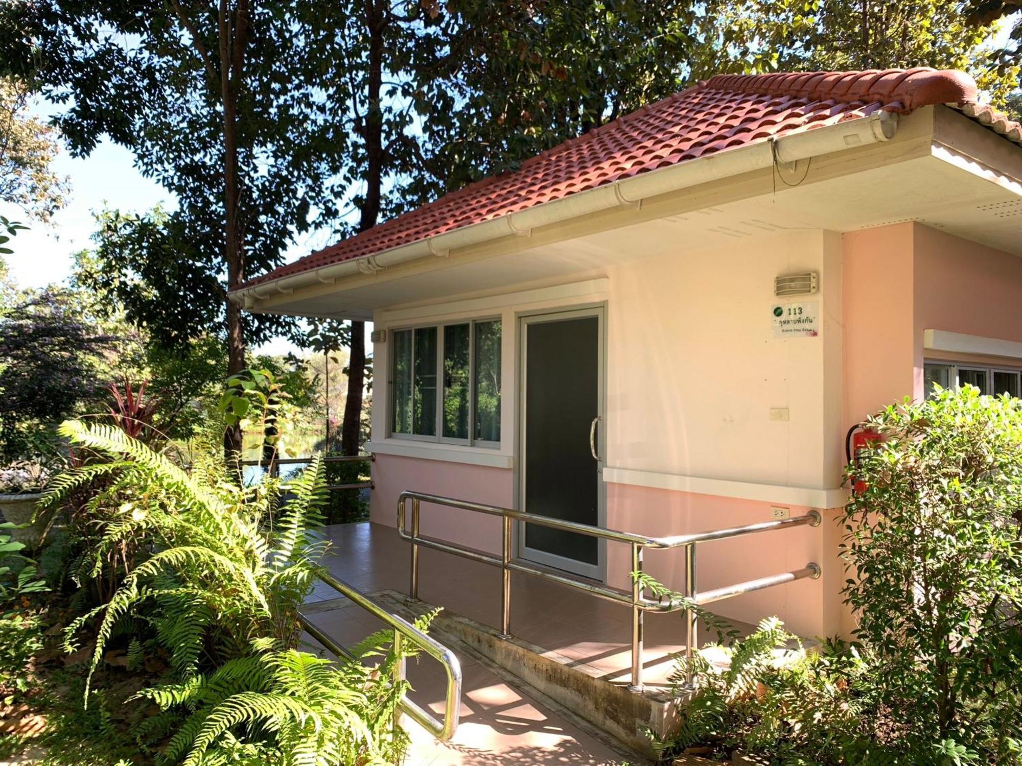 Baan Pingkan Wellness Resort San Kamphaeng Extérieur photo